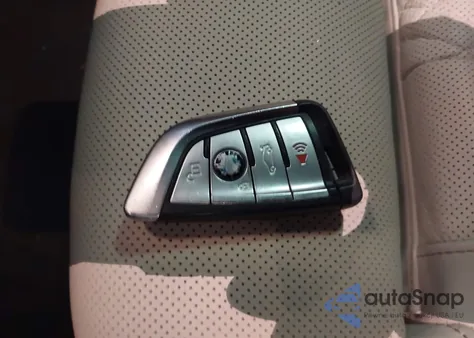 2022 BMW M550 I xDrive z USA, uszkodzony, nr VIN WBA13BK09NCH97228